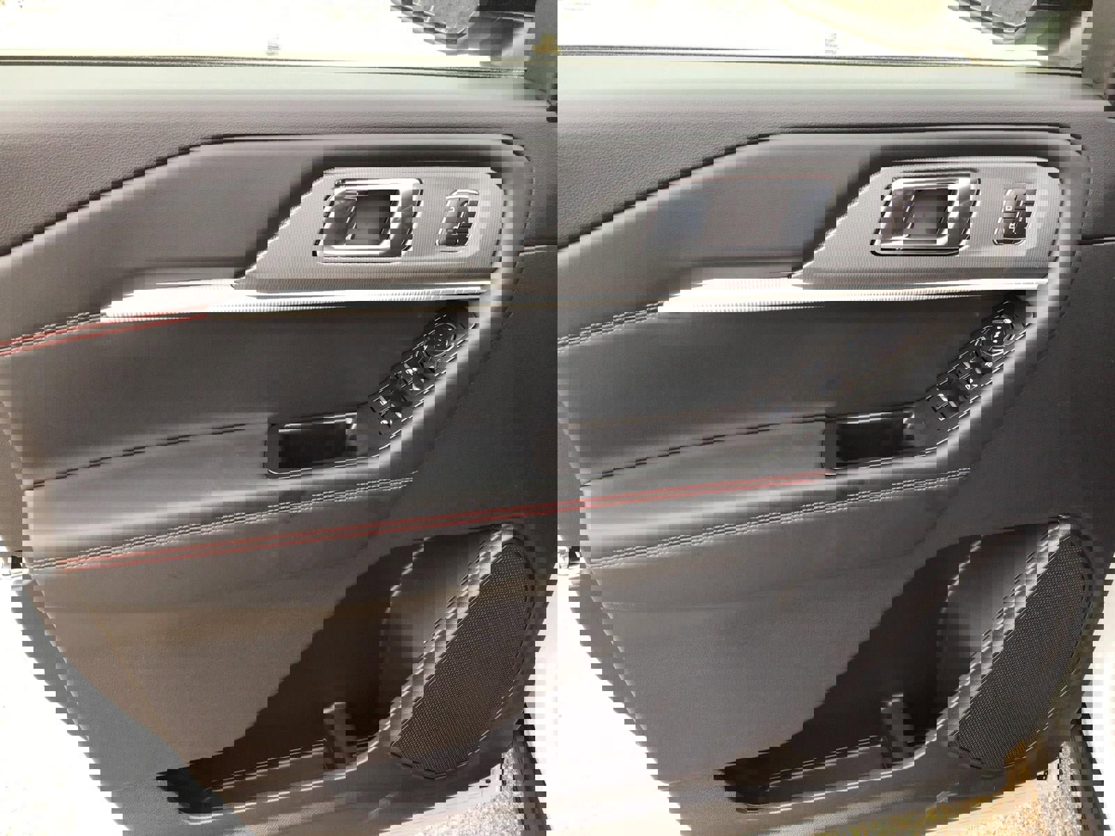 New 2026 Ford Explorer ST-Line w/ ST-Line Street Pack image 17