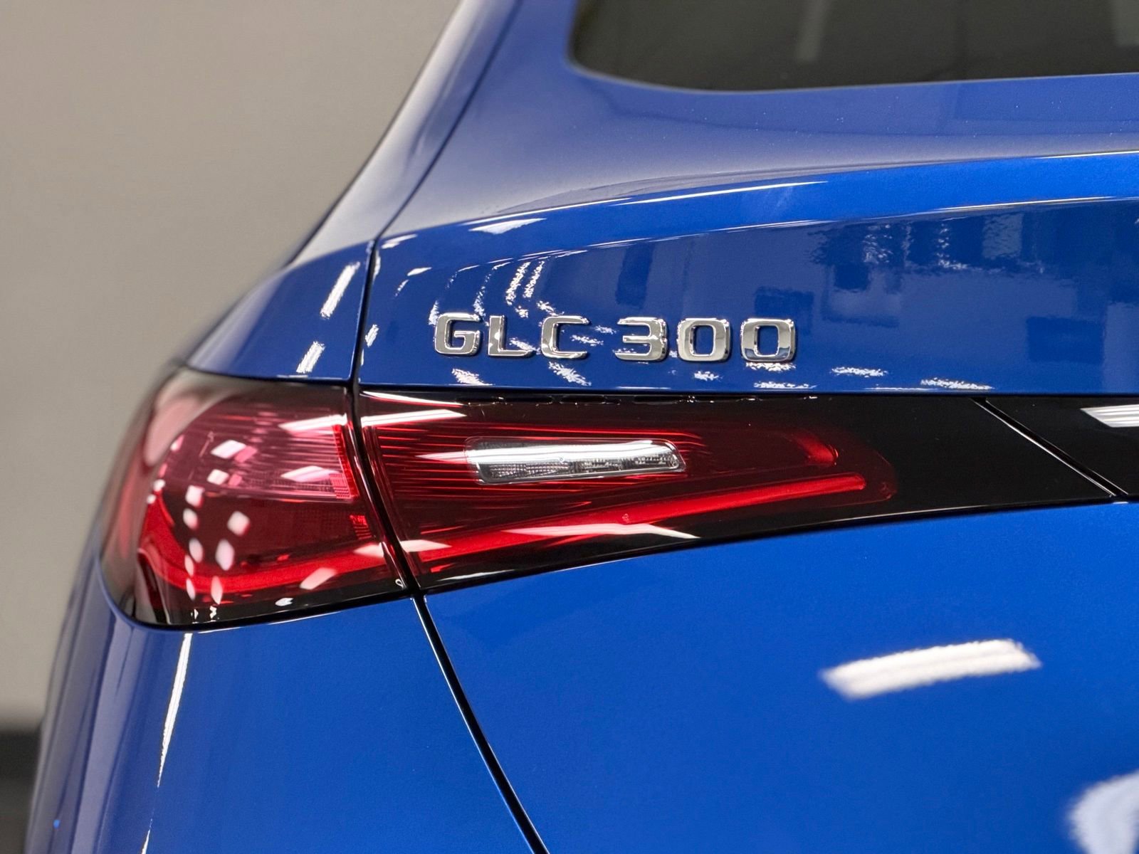 Certified 2025 Mercedes-Benz GLC 300 4MATIC image 13