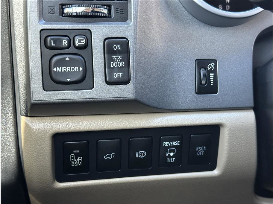 Used 2012 Toyota Sequoia Platinum image 29