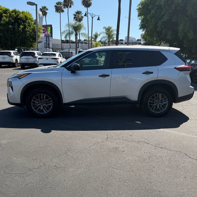 Used 2024 Nissan Rogue S FWD image 4