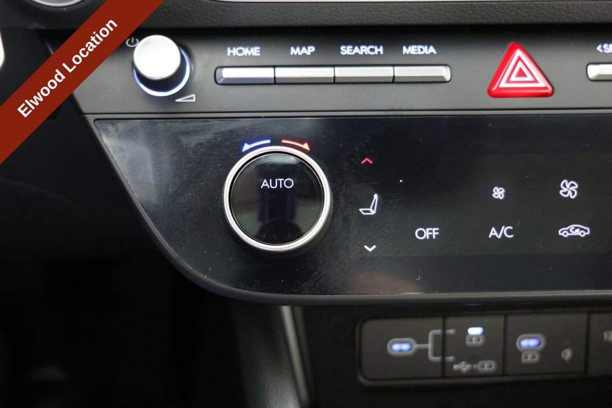 Used 2024 Hyundai Sonata SEL w/ Convenience Package FWD image 9