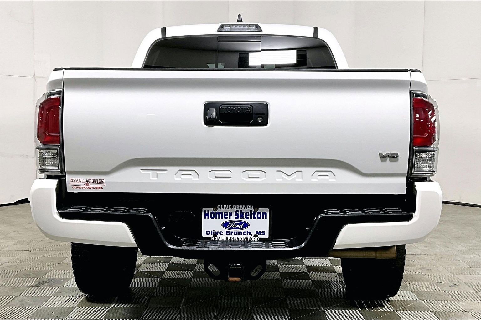 Used 2020 Toyota Tacoma TRD Sport image 4