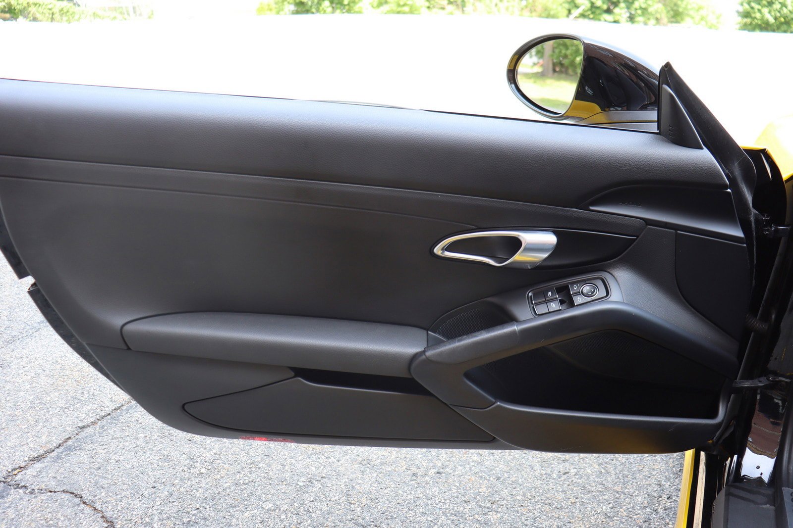 Used 2019 Porsche 718 Boxster RWD image 18