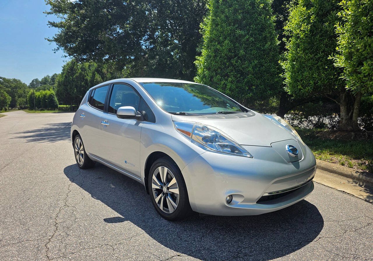 Used 2015 Nissan Leaf SL w/ Premium Package FWD image 7