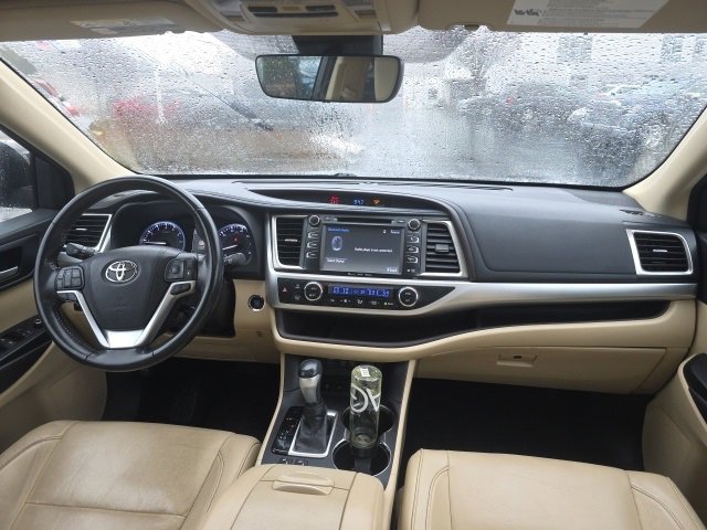 Used 2018 Toyota Highlander XLE image 8