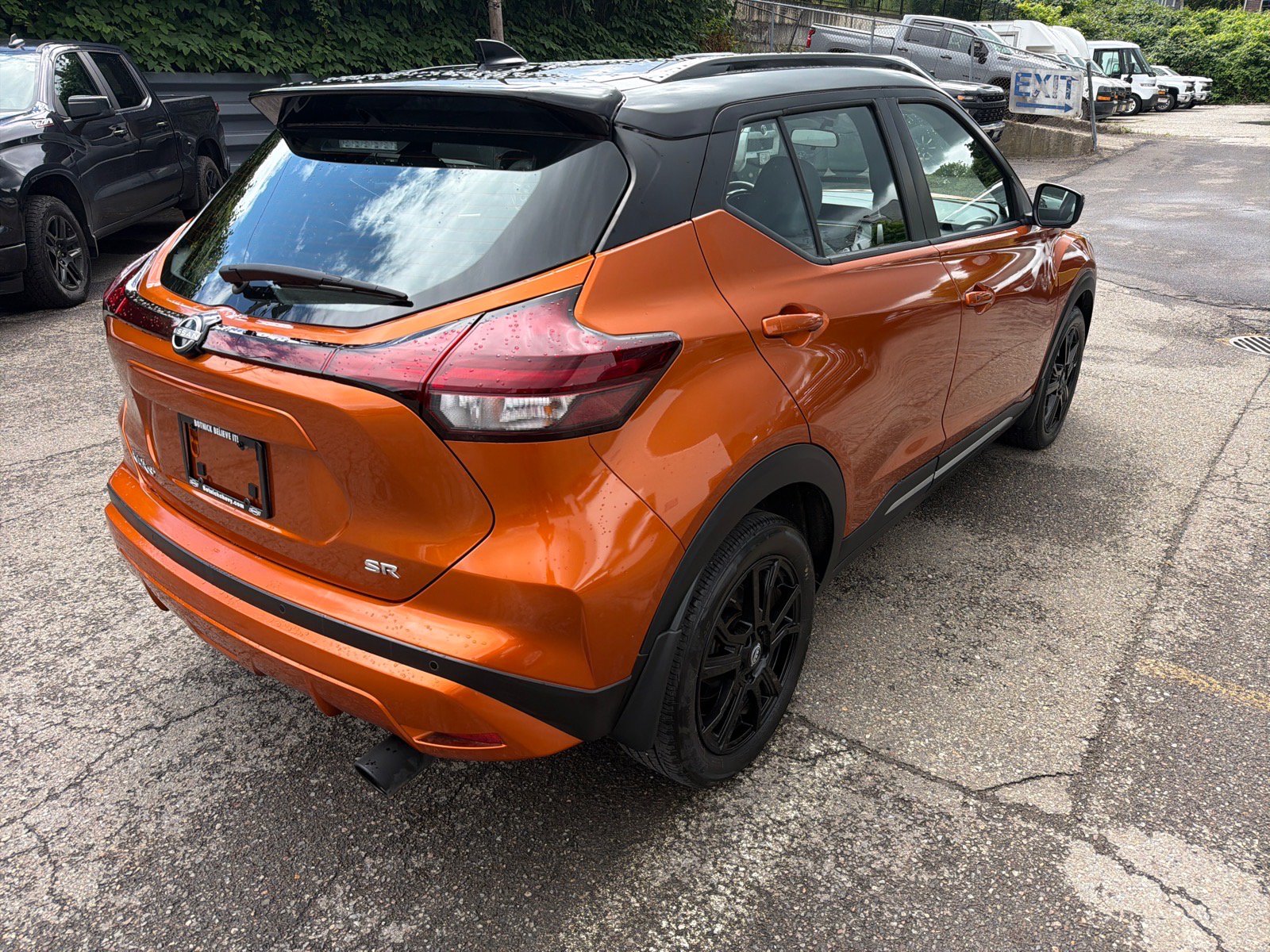 Used 2024 Nissan Kicks SR w/ SR Premium Package FWD image 6