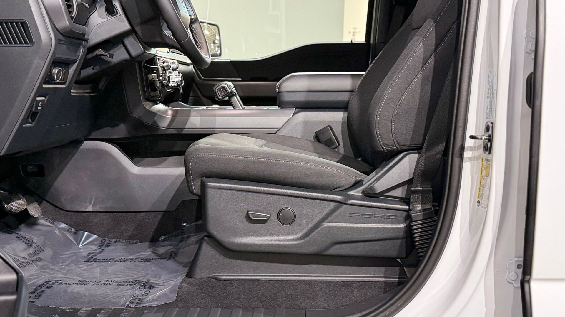 New 2026 Ford F150 XLT w/ XLT Black Appearance Package image 33