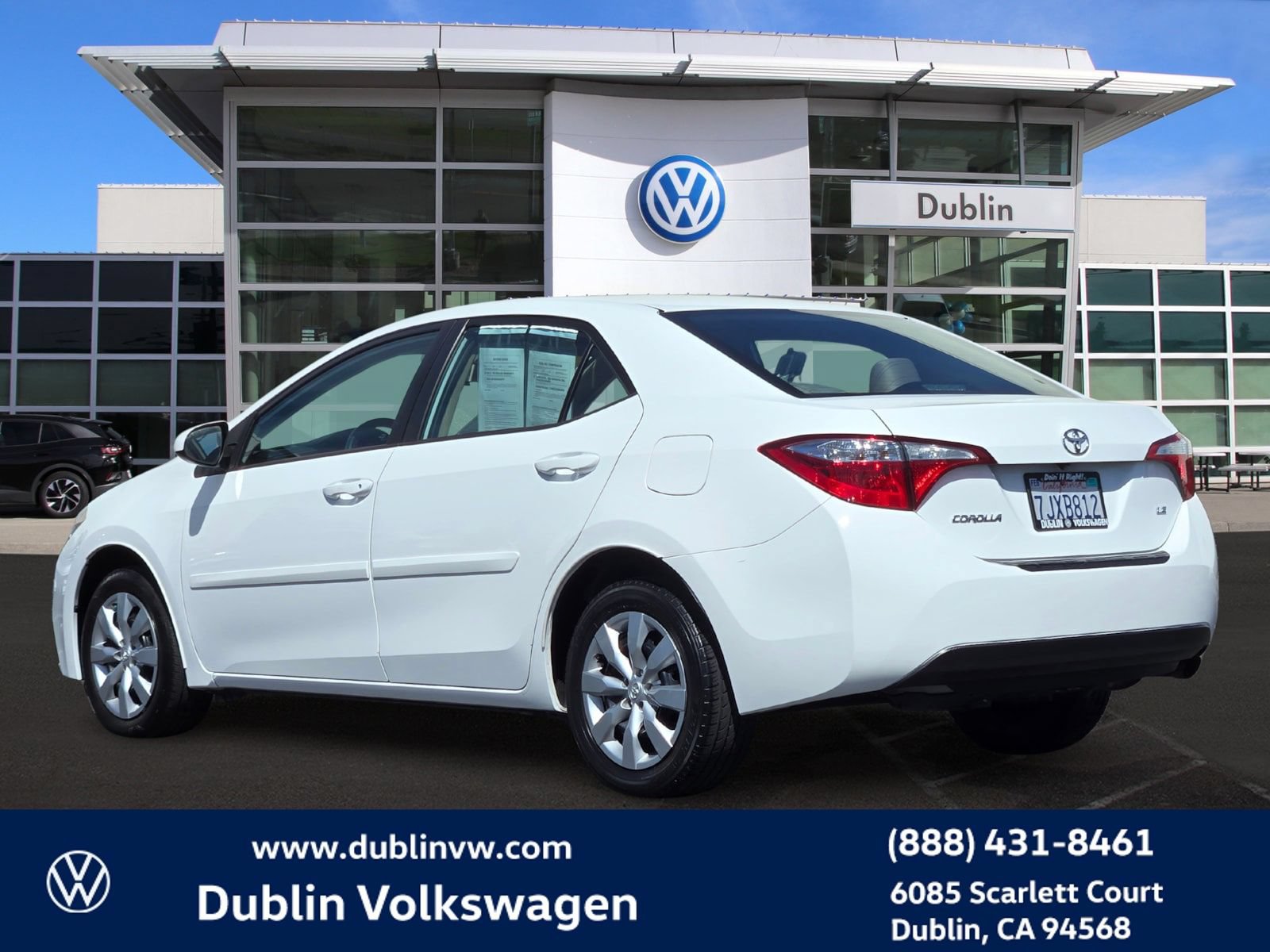 Used 2015 Toyota Corolla LE w/ Body Protection Package #2 FWD image 6
