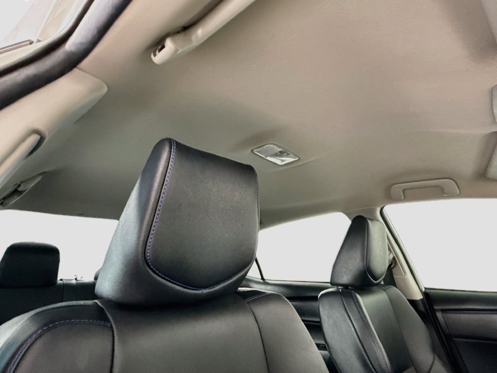 Used 2018 Toyota Corolla SE w/ Carpet Mat Package (TMS) FWD image 18