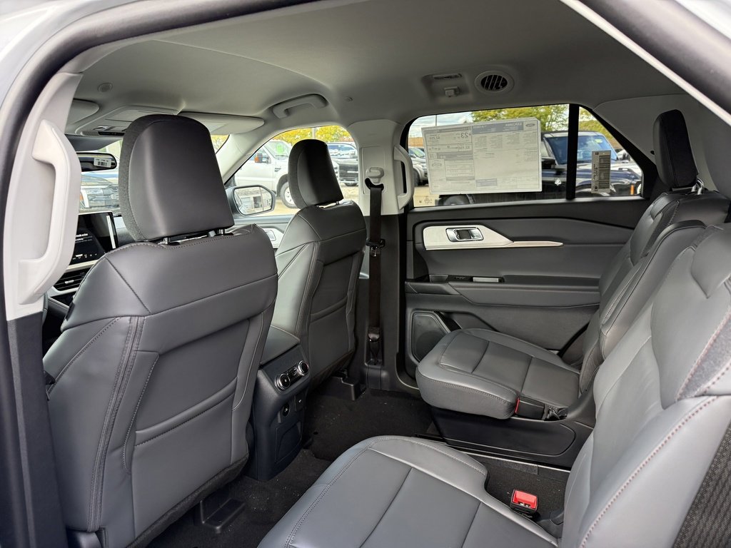 New 2026 Ford Explorer Active image 5