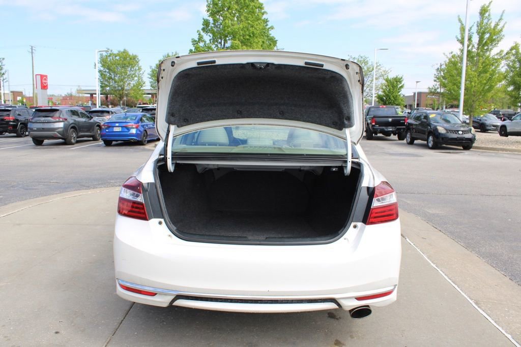 Used 2016 Honda Accord LX image 9