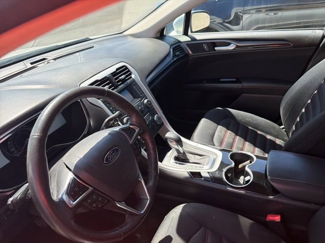 Used 2016 Ford Fusion SE AWD/4WD image 13