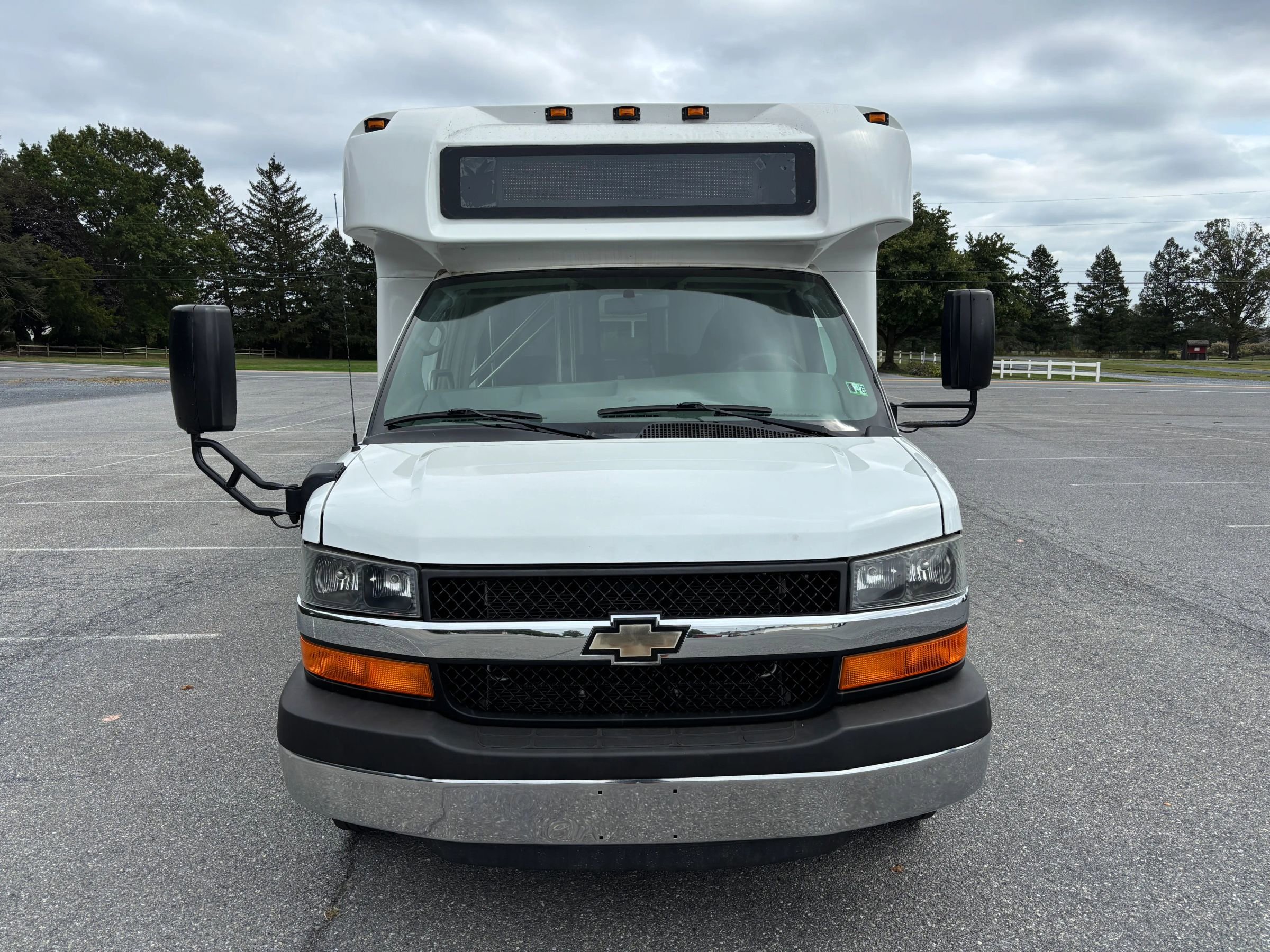 Used 2015 Chevrolet Express 4500 w/ Shuttle Bus Package RWD image 4