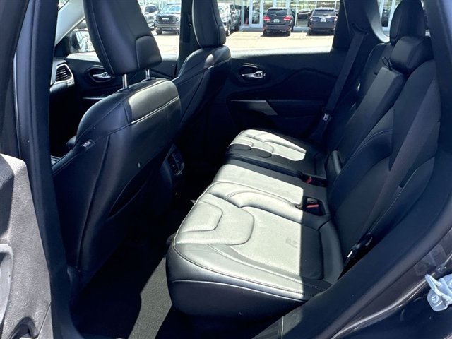 Used 2021 Jeep Cherokee Limited AWD/4WD image 24