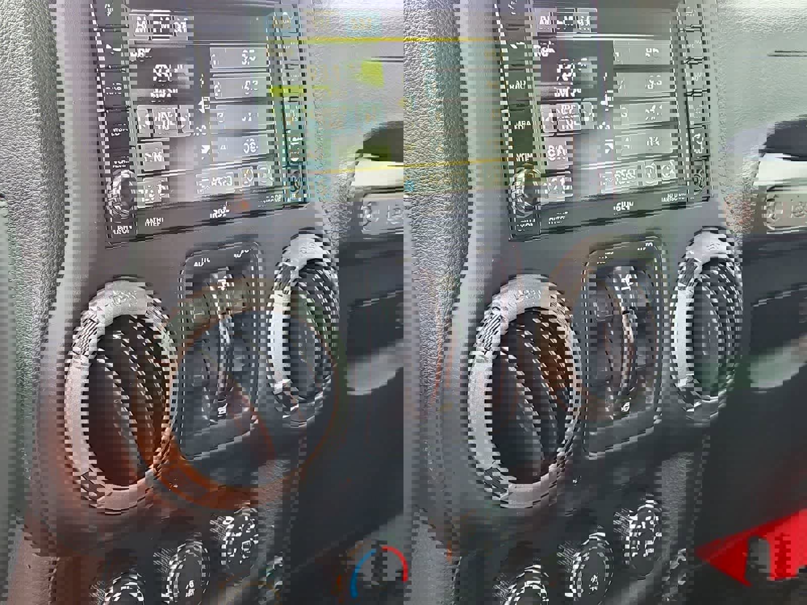 Used 2016 Jeep Wrangler Unlimited Sport image 28