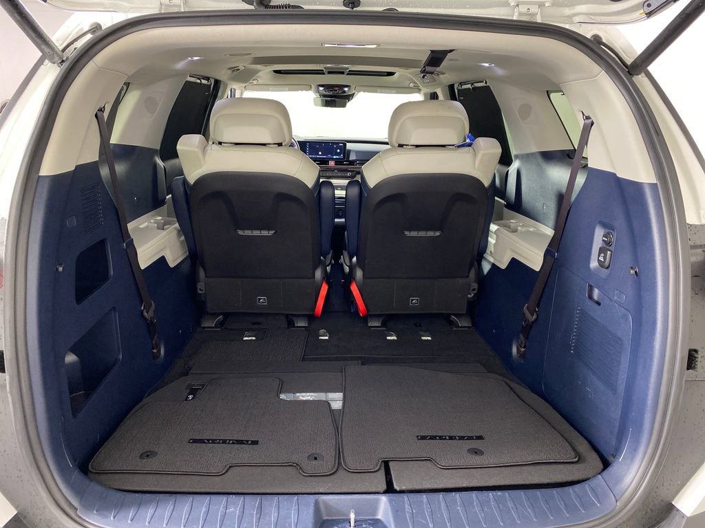 Used 2025 Kia Carnival SX Prestige image 36