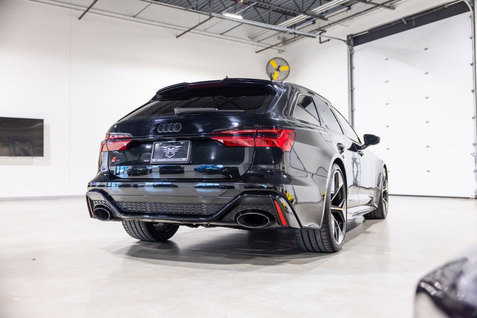 Used 2024 Audi RS 6 performance AWD/4WD image 4