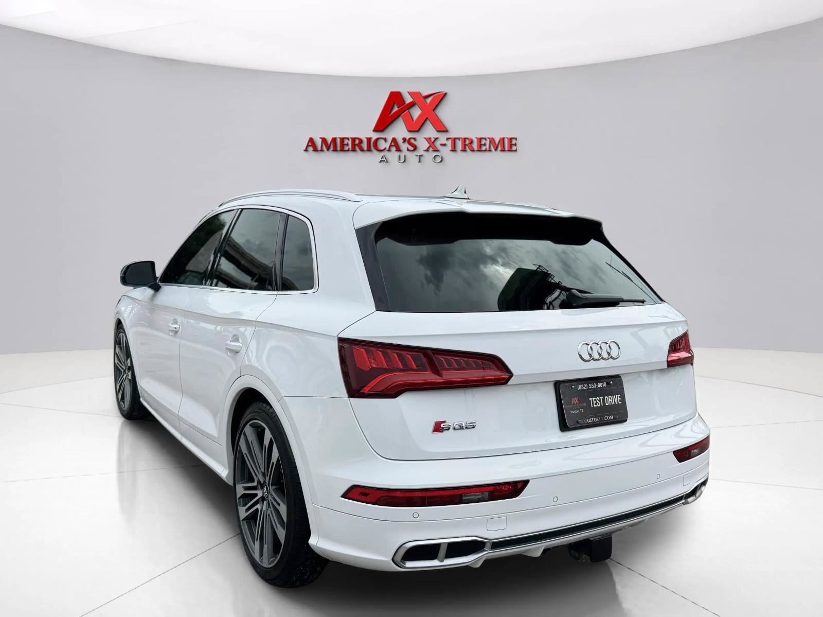 Used 2018 Audi SQ5 Prestige w/ Prestige Package AWD/4WD image 3