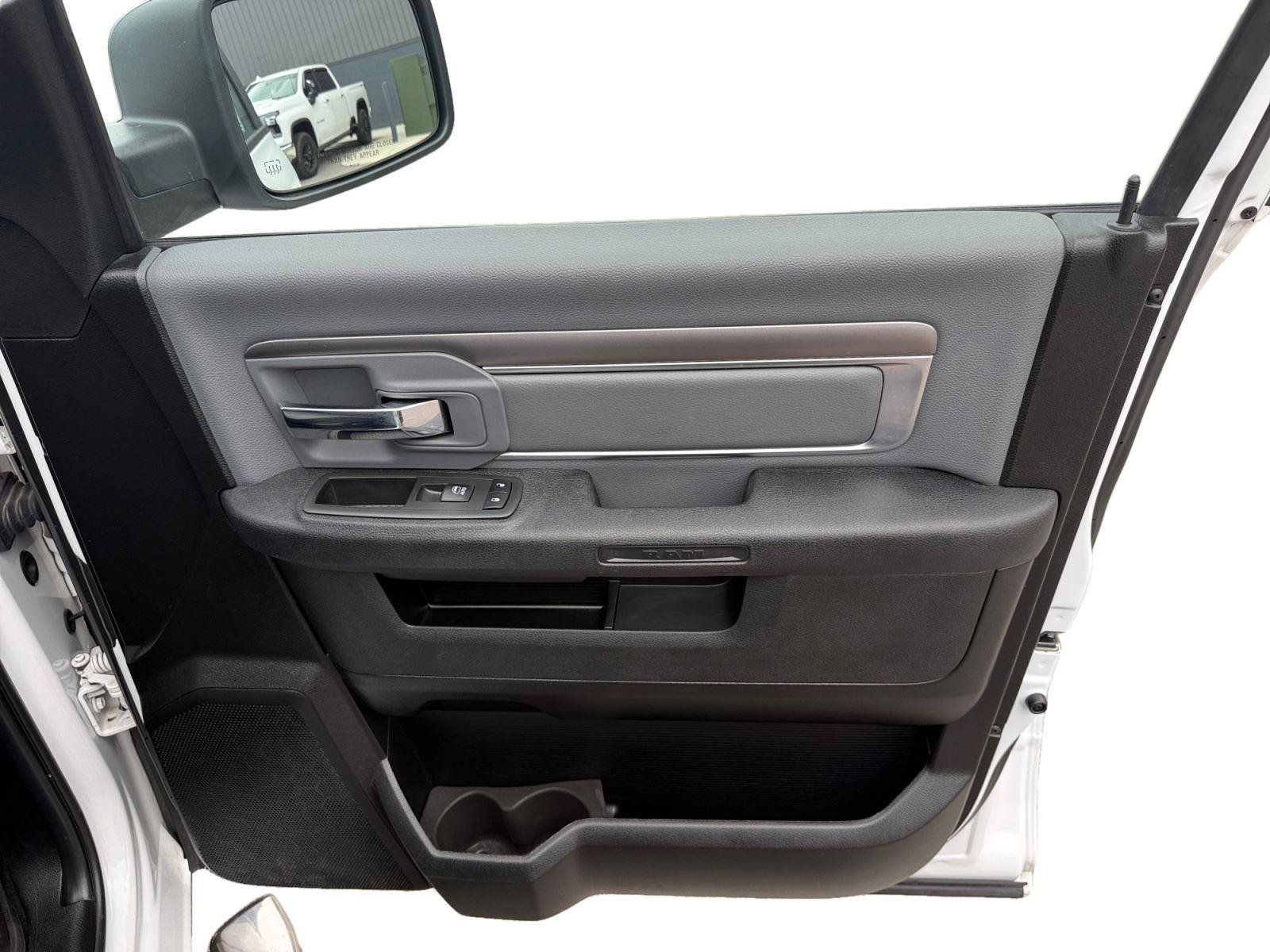 Used 2021 RAM 1500 Classic SLT w/ Protection Group AWD/4WD image 23
