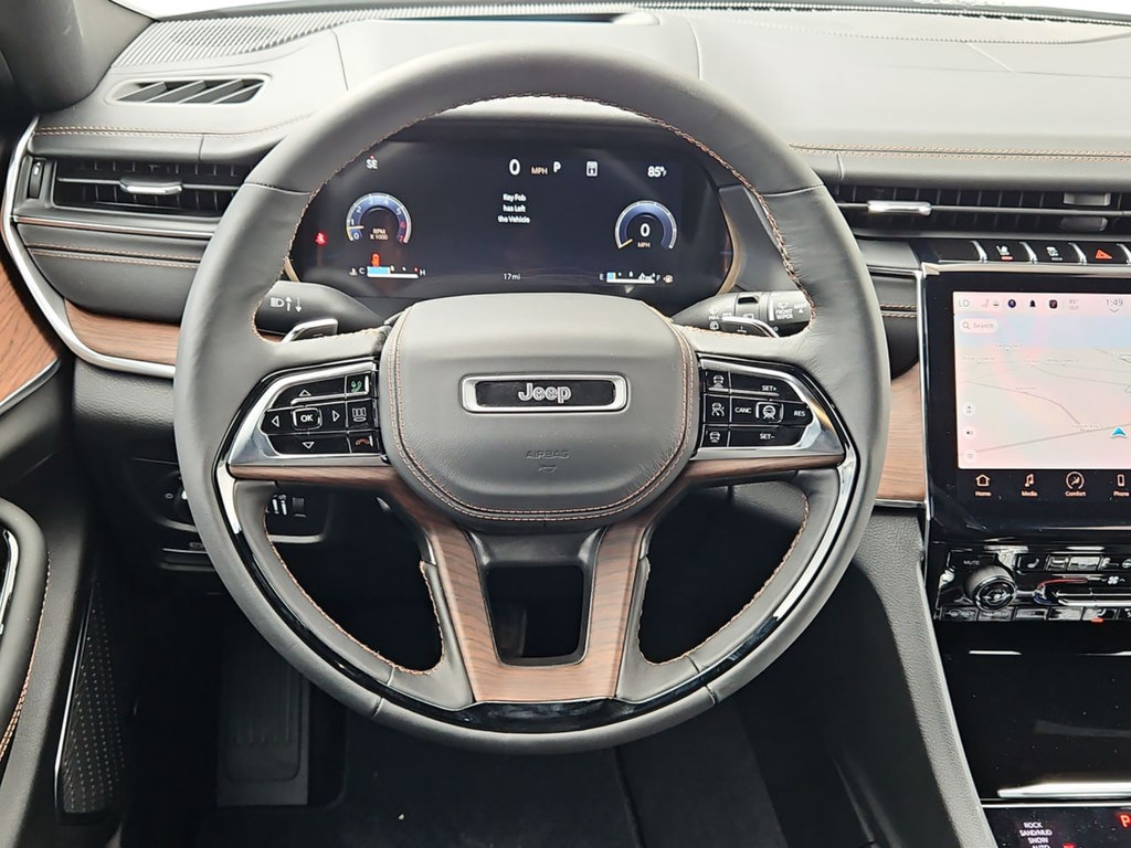 Used 2024 Jeep Grand Cherokee L Summit w/ Advanced Protech Group IV AWD/4WD image 21