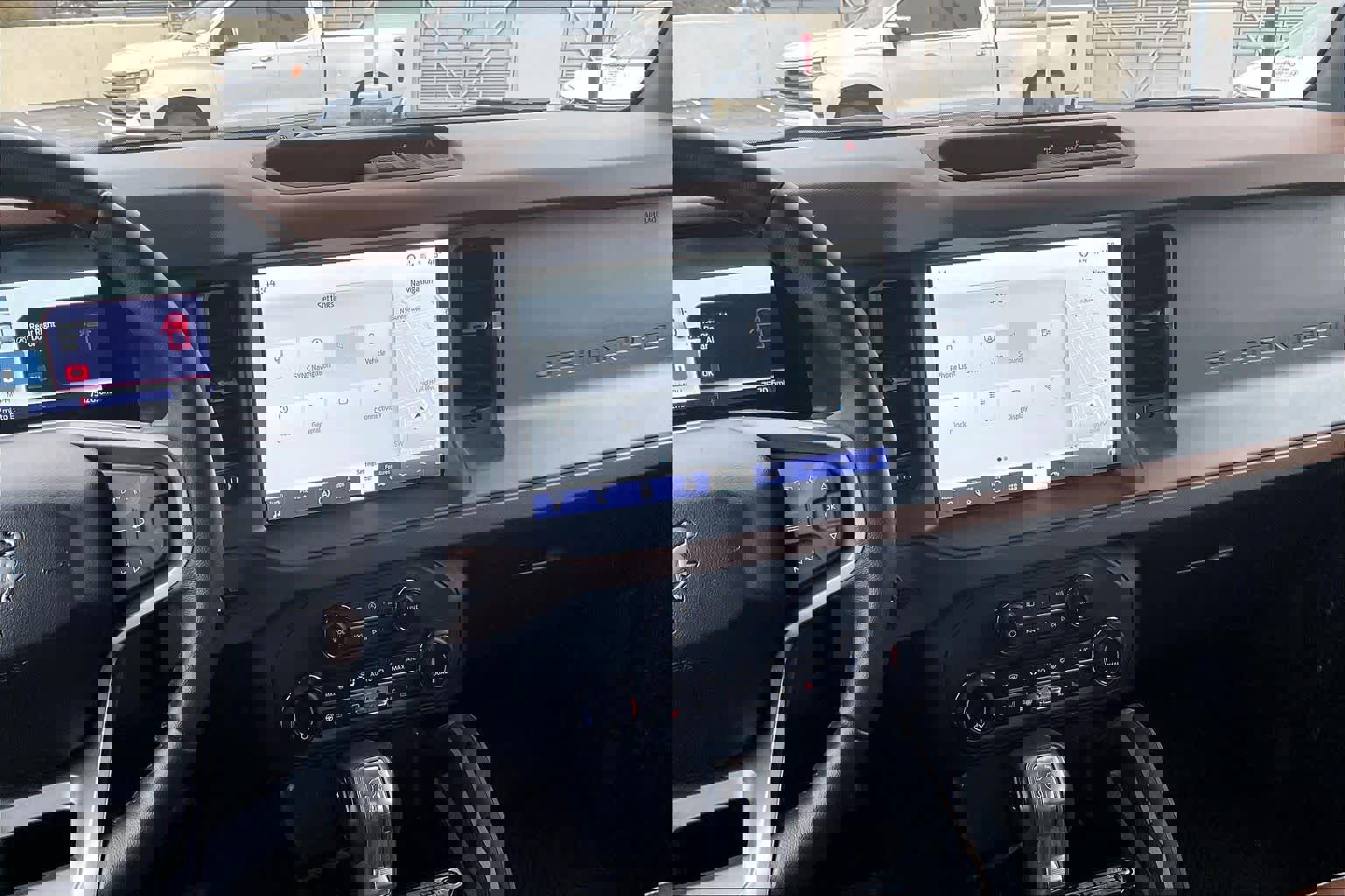 Used 2024 Ford Bronco Outer Banks image 9