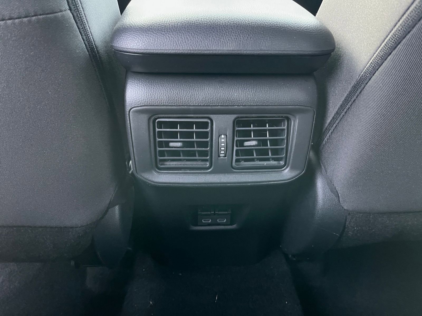 Used 2025 Toyota RAV4 XLE image 25