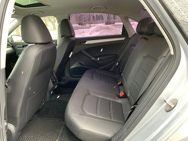 Used 2019 Volkswagen Passat 2.0T Wolfsburg w/ Wheels & Sunroof Package image 25