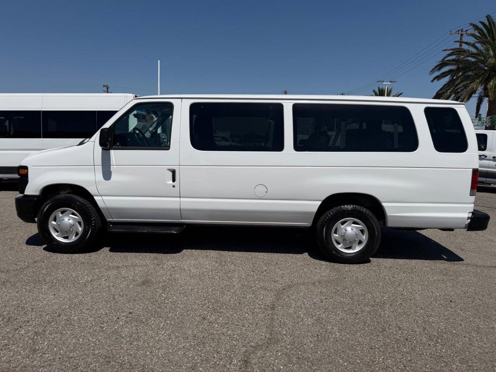 Used 2009 Ford E-350 and Econoline 350 Extended Wagon Super Duty RWD image 10