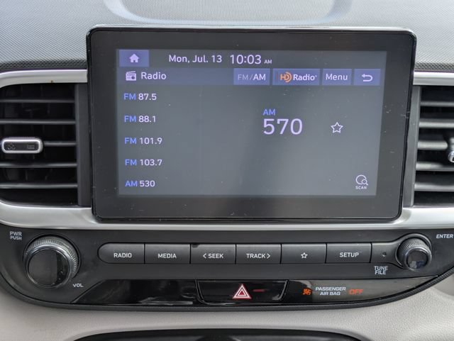 Used 2022 Hyundai Venue SEL FWD image 18