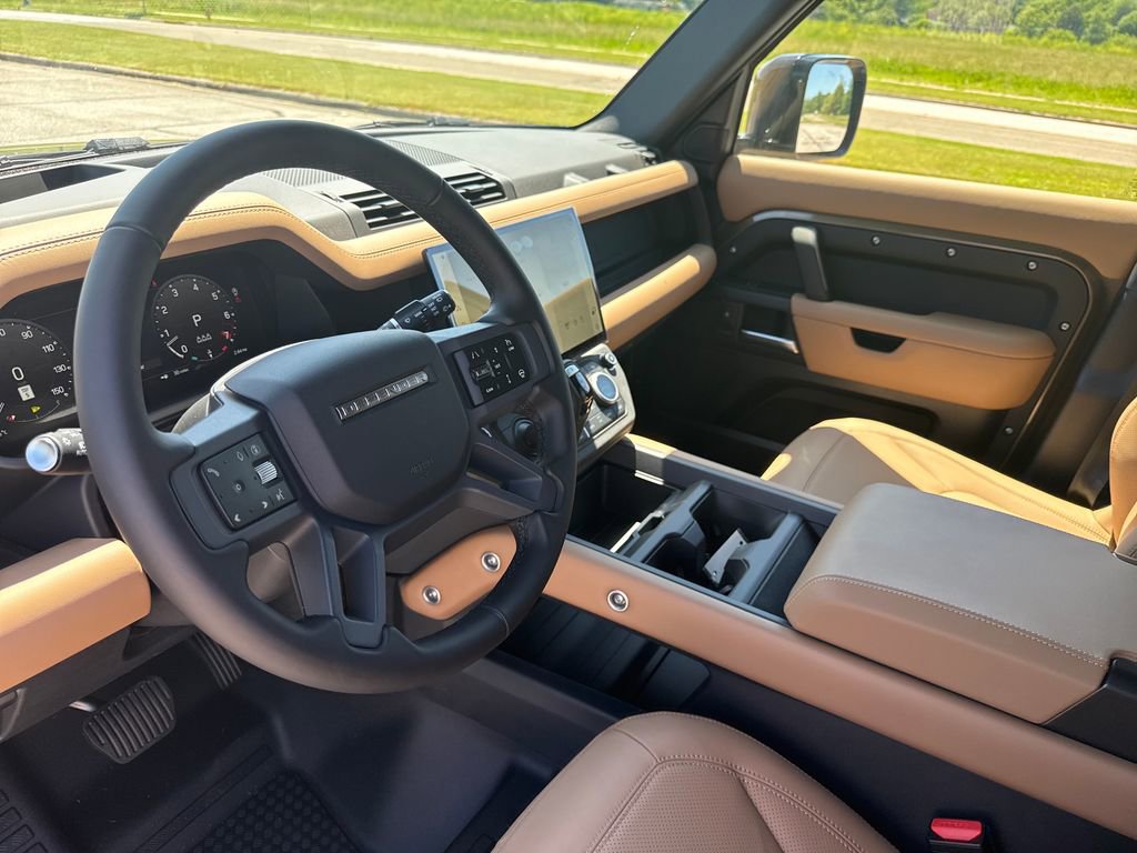 New 2026 Land Rover Defender 110 X-Dynamic SE AWD/4WD image 11