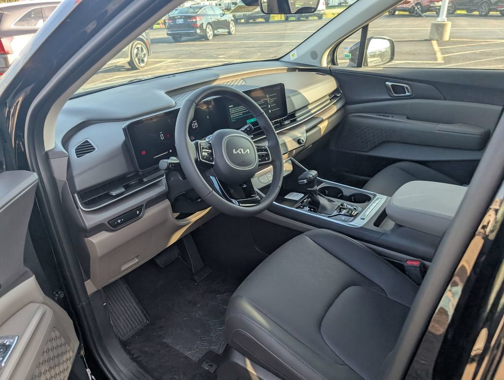 New 2026 Kia Carnival EX FWD image 10