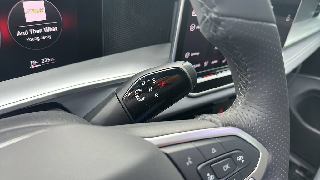 New 2026 Volkswagen Tiguan SE R-Line FWD image 20