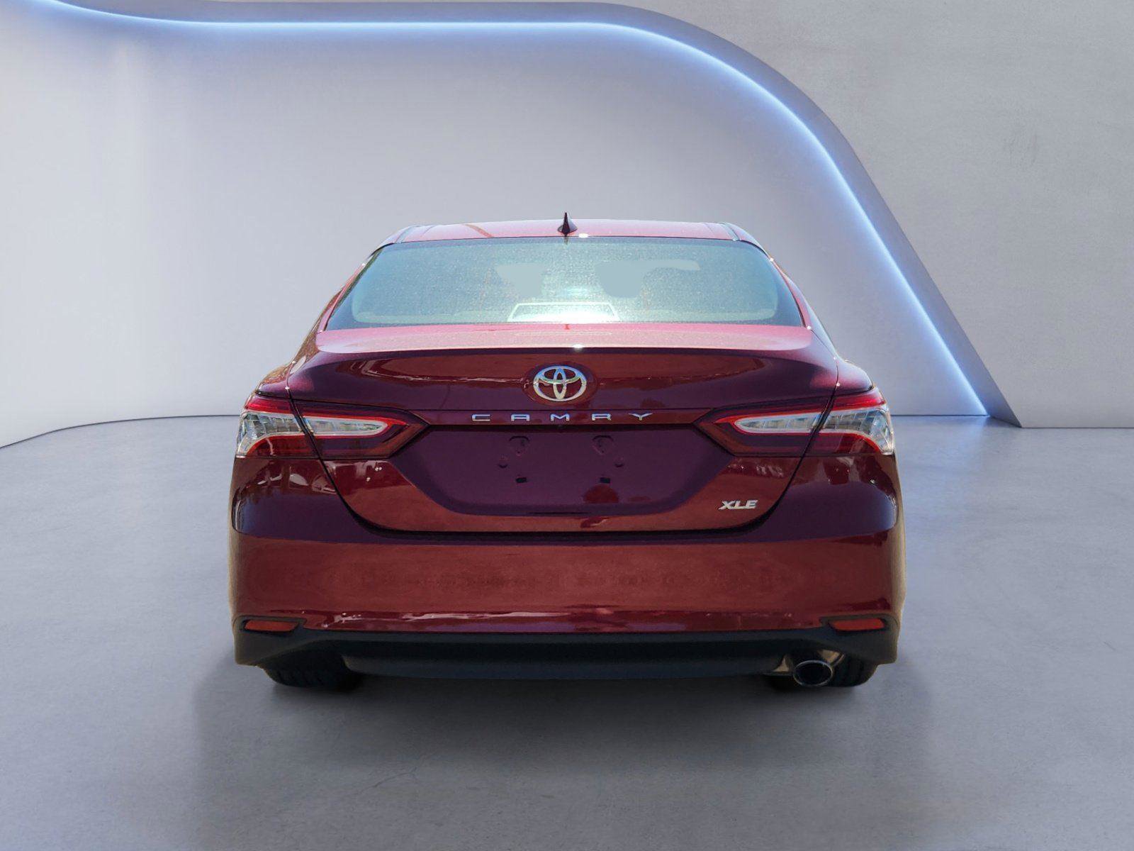 Used 2019 Toyota Camry XLE w/ Navigation Package FWD image 4