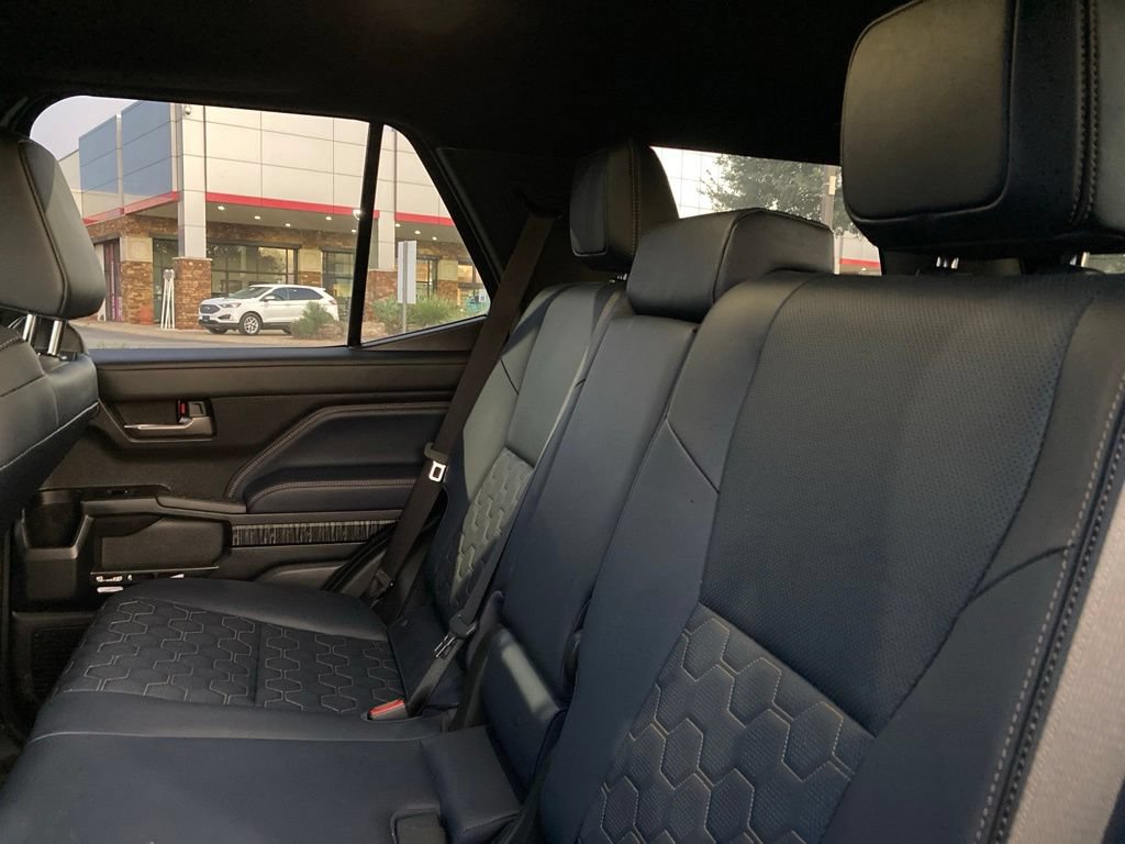 Used 2026 Toyota 4Runner Platinum AWD/4WD image 11
