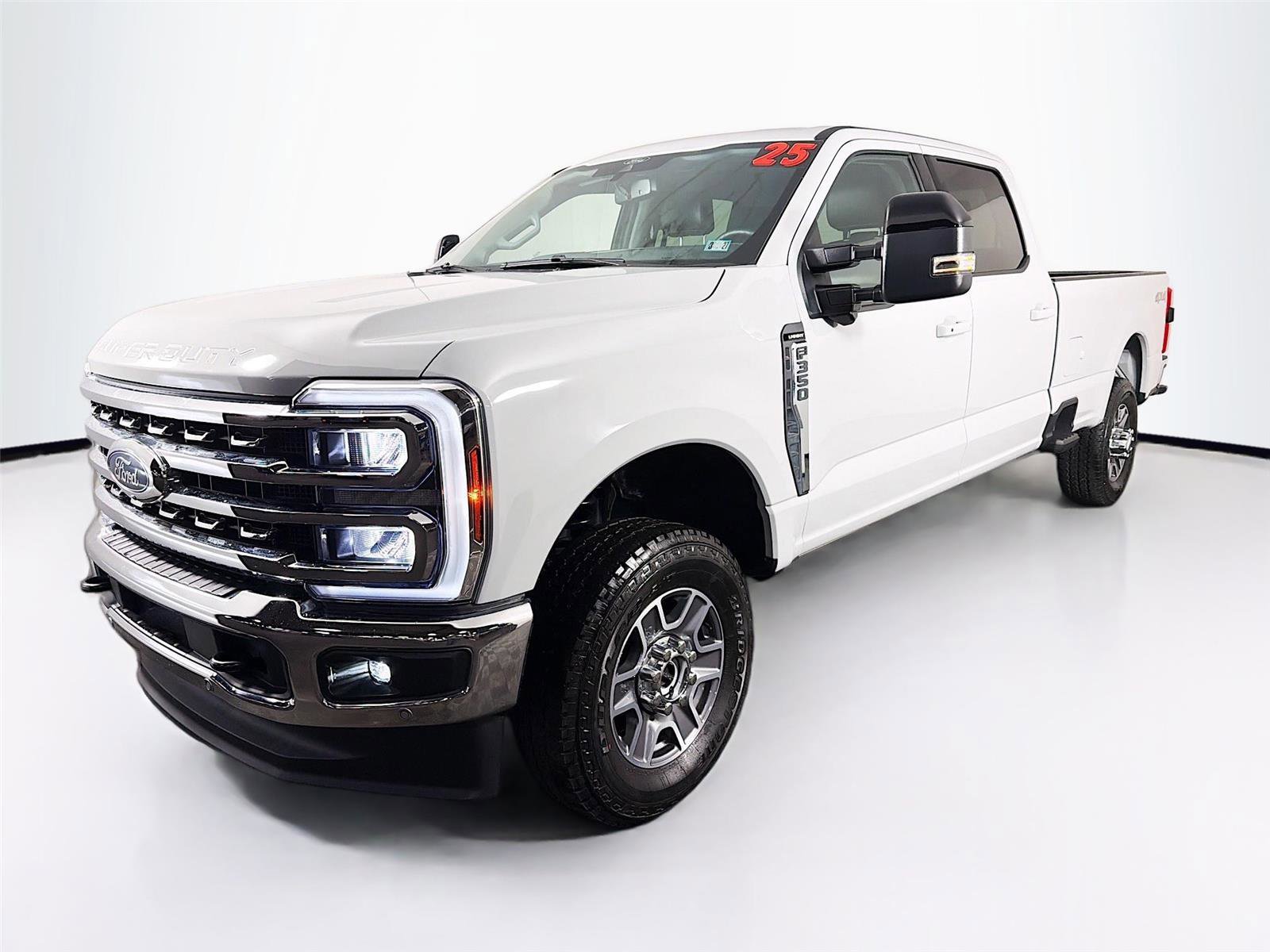 Used 2025 Ford F350 Lariat w/ Lariat Ultimate Package AWD/4WD image 3