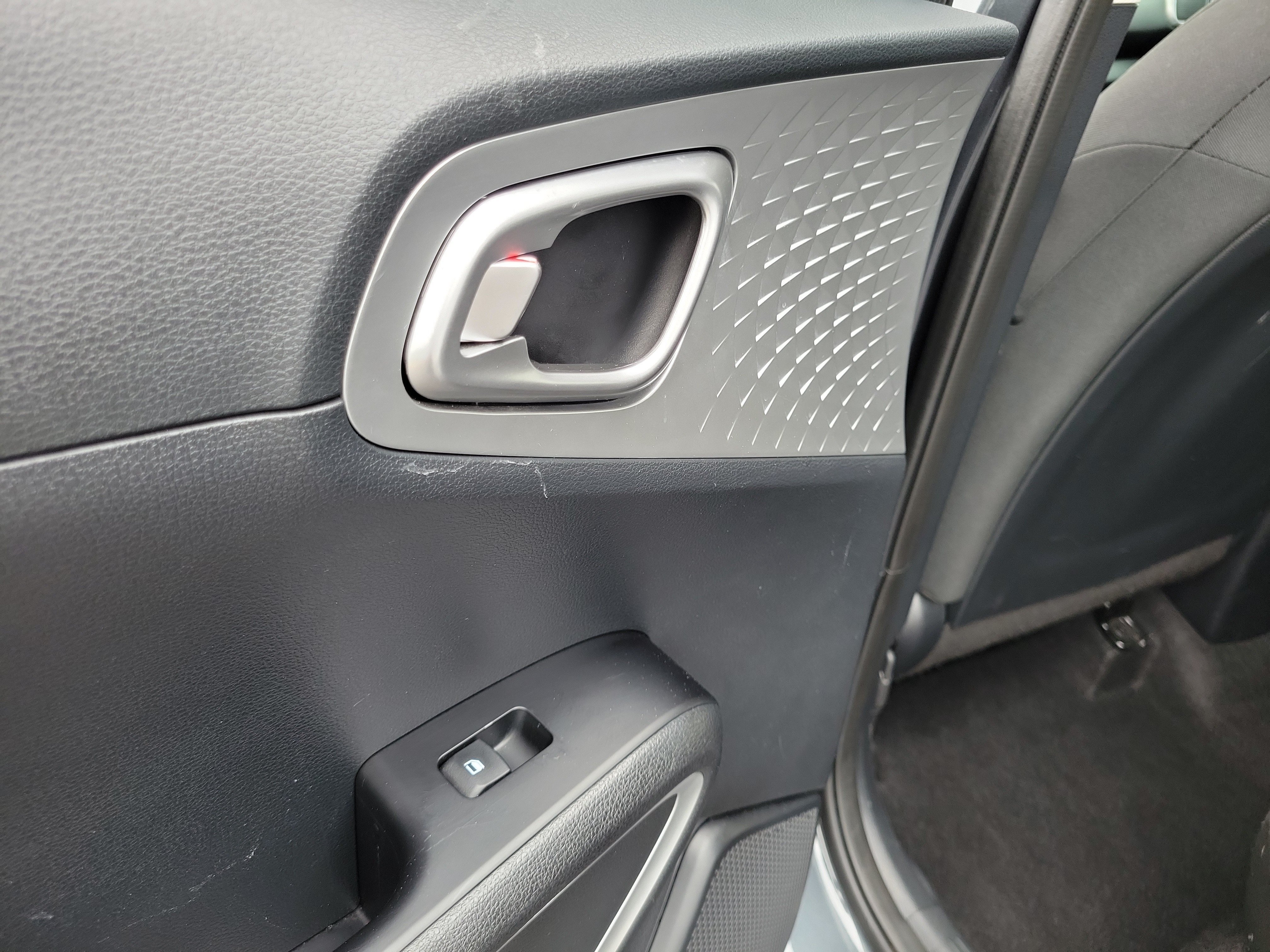 Used 2024 Kia Soul LX w/ Option Group 015 FWD image 13