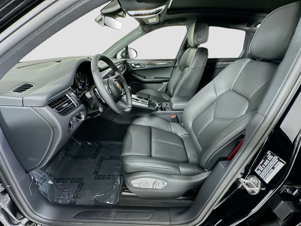 New 2026 Porsche Macan AWD/4WD image 5
