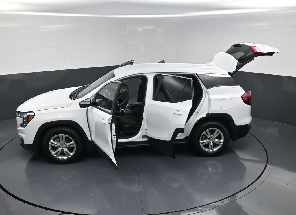 Used 2024 GMC Terrain SLE image 26