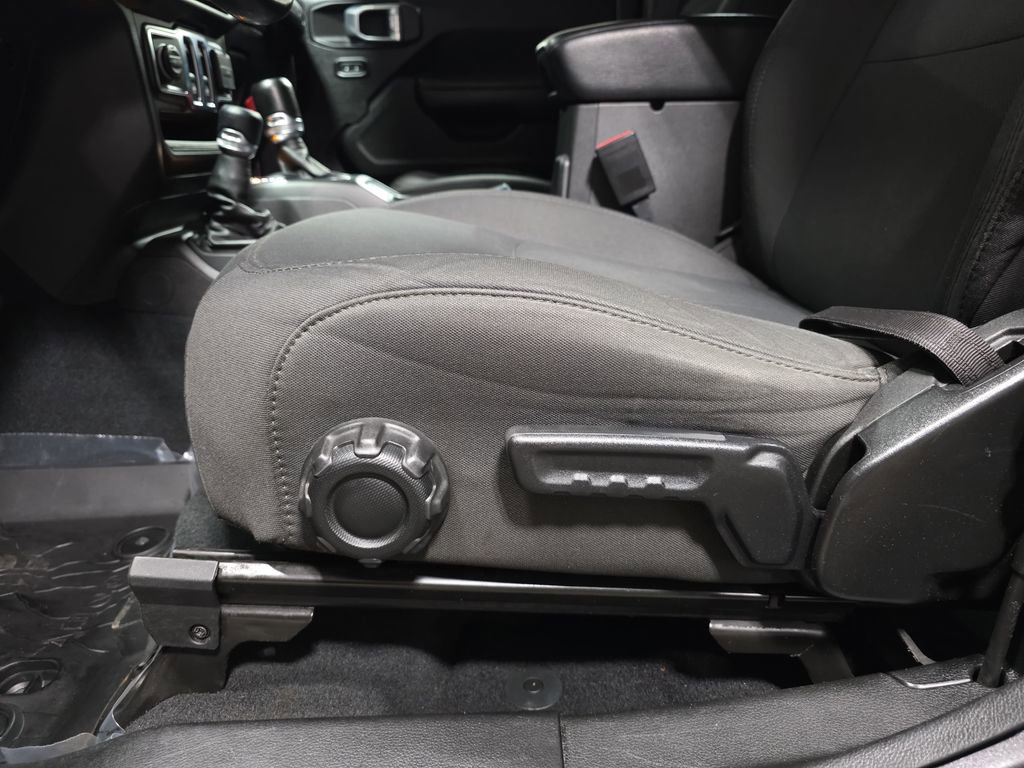 Used 2022 Jeep Wrangler Willys image 29