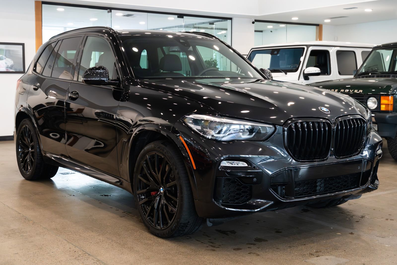 Used 2021 BMW X5 xDrive40i w/ M Sport Package AWD/4WD image 3