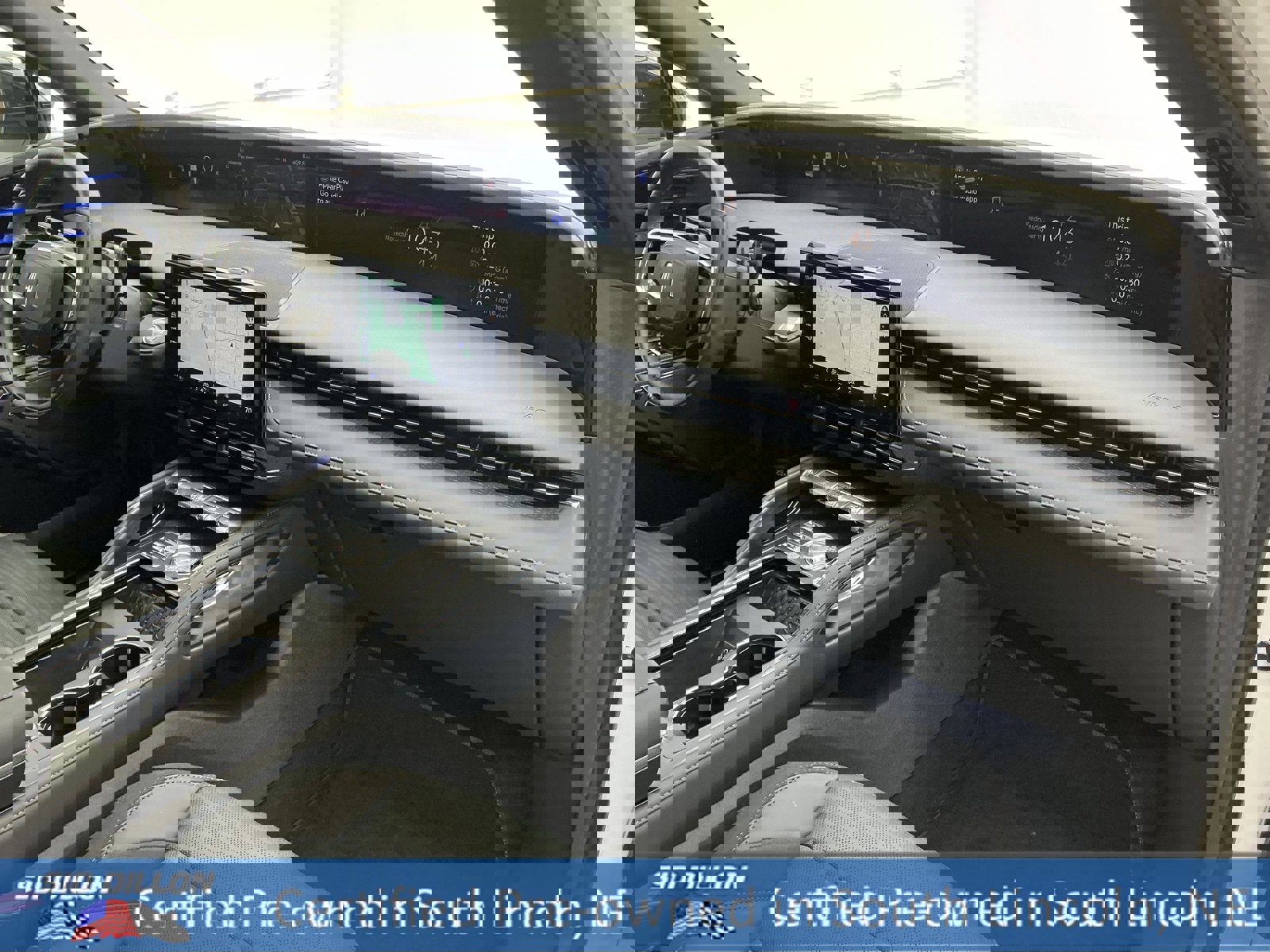 Used 2025 Lincoln Nautilus Reserve w/ Jet Appearance Package image 24