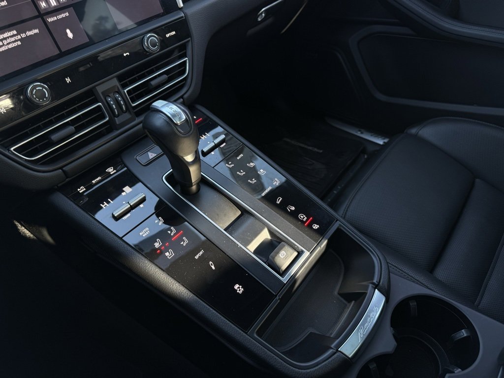 Used 2022 Porsche Macan S w/ Premium Package Plus image 21