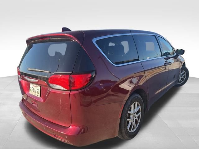 Used 2017 Chrysler Pacifica LX image 9