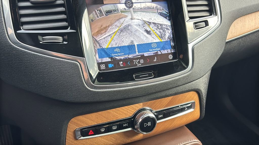 Used 2024 Volvo XC90 B6 Plus image 21
