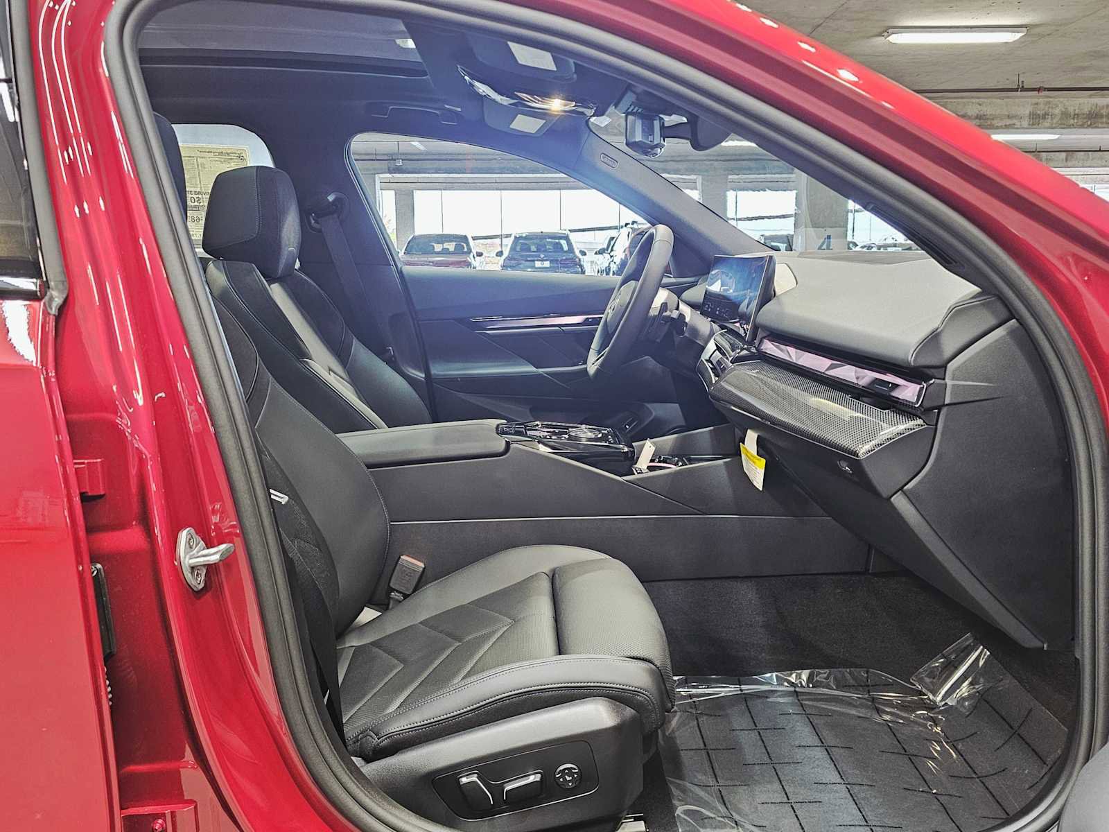 New 2026 BMW 550e xDrive w/ Premium Package image 27