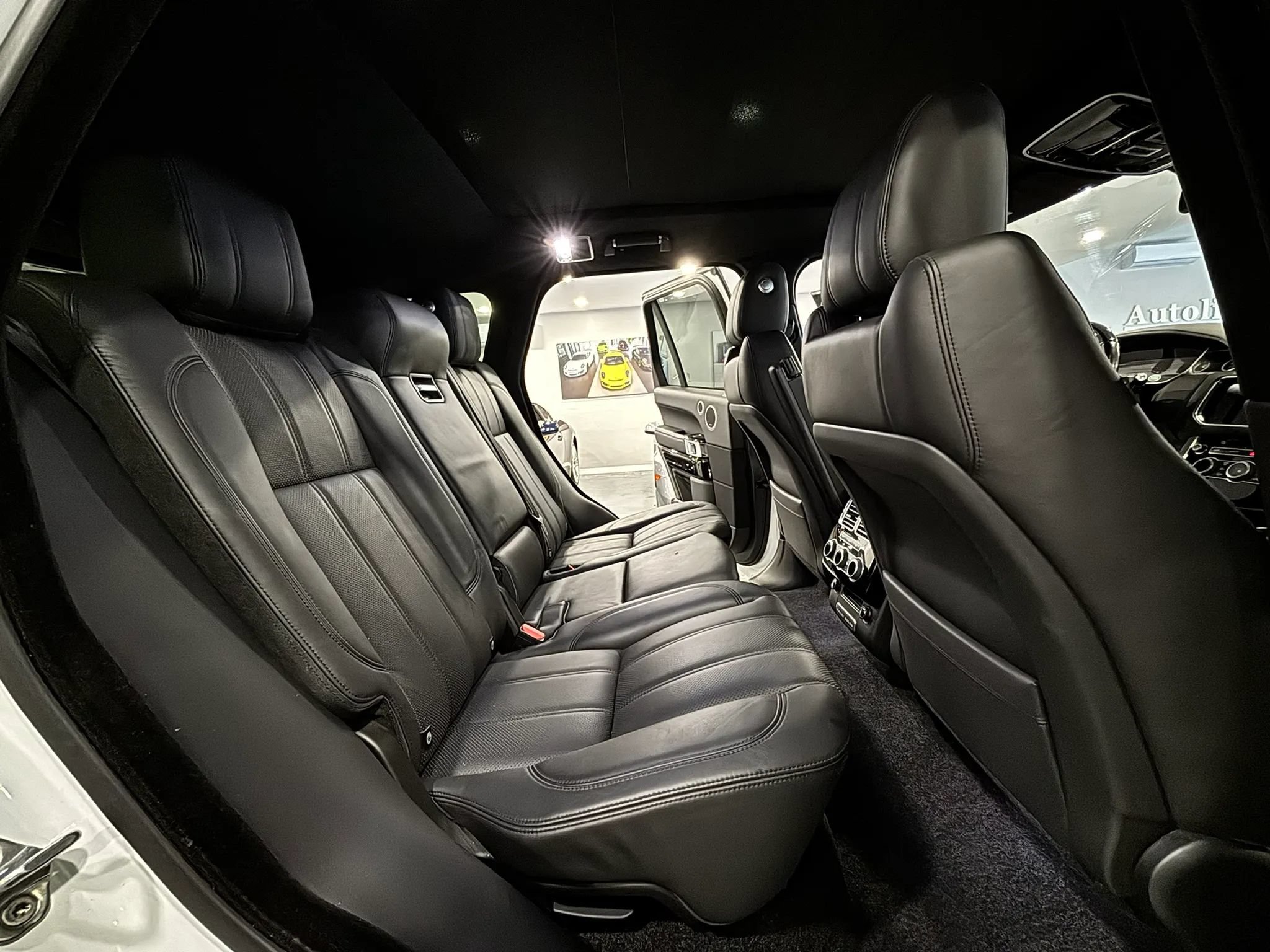 Used 2016 Land Rover Range Rover HSE AWD/4WD image 19