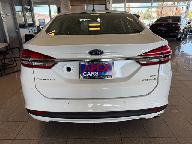 Used 2017 Ford Fusion SE w/ Equipment Group 602A image 4