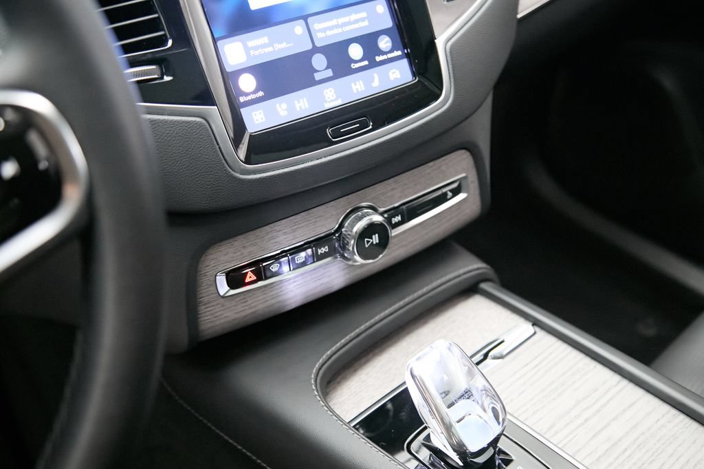 Certified 2024 Volvo XC90 B6 Ultimate AWD/4WD image 16