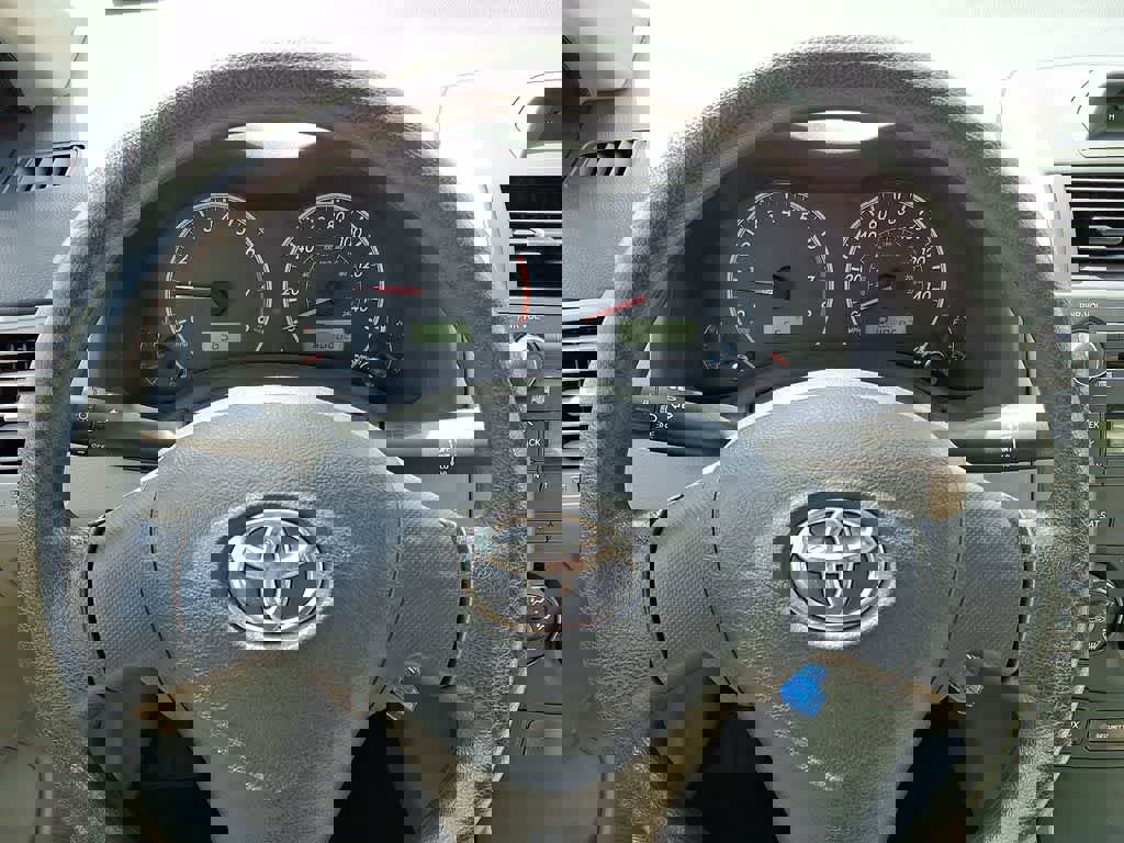 Used 2013 Toyota Corolla L image 19