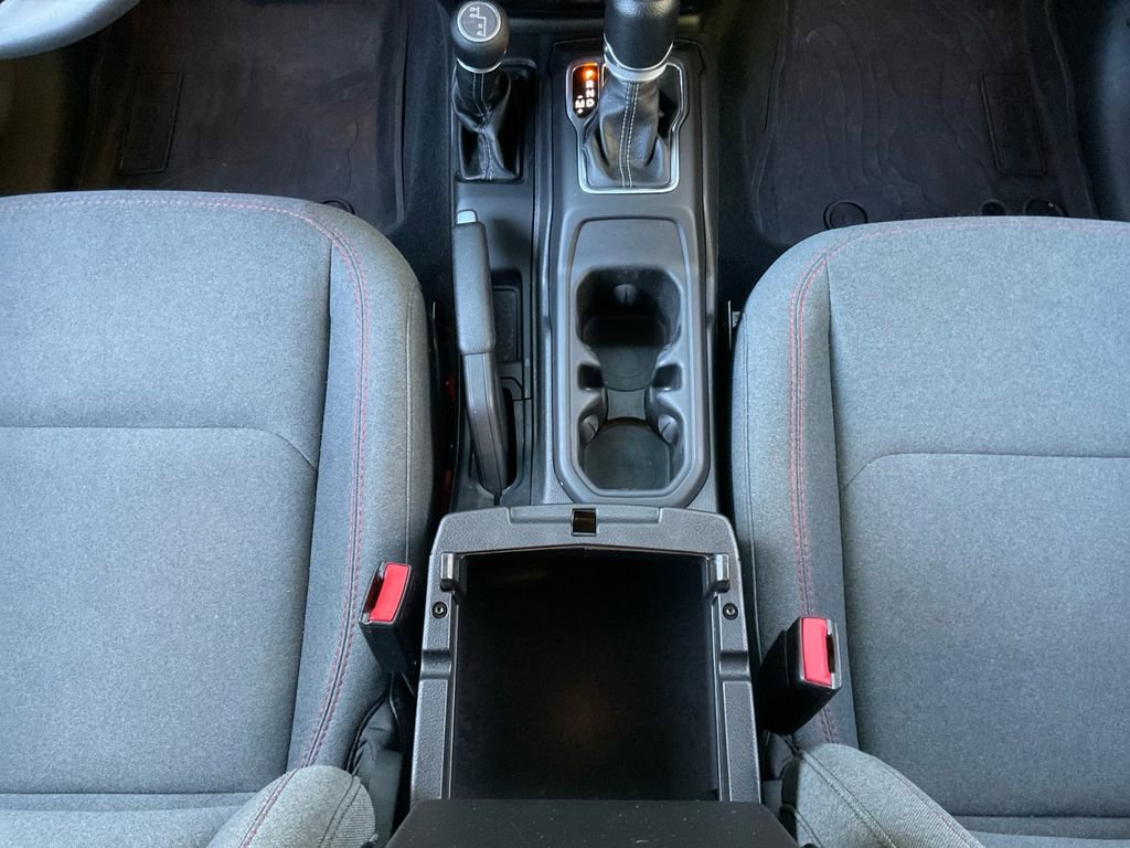 Used 2024 Jeep Wrangler Unlimited Rubicon w/ Technology Group image 11